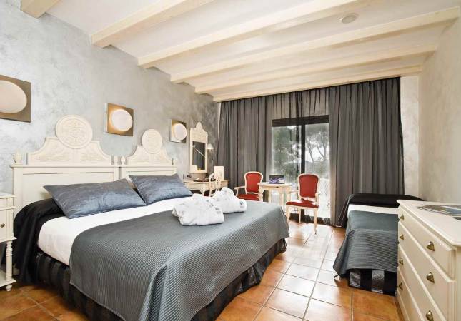 Espaciosas habitaciones en Salles Hotel & Spa Cala del Pi. Disfrúta con los mejores precios de Girona